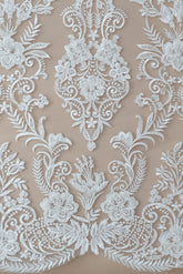 Dantela cu Model Floral, cu Cristale, Perle Sidefate si Paiete